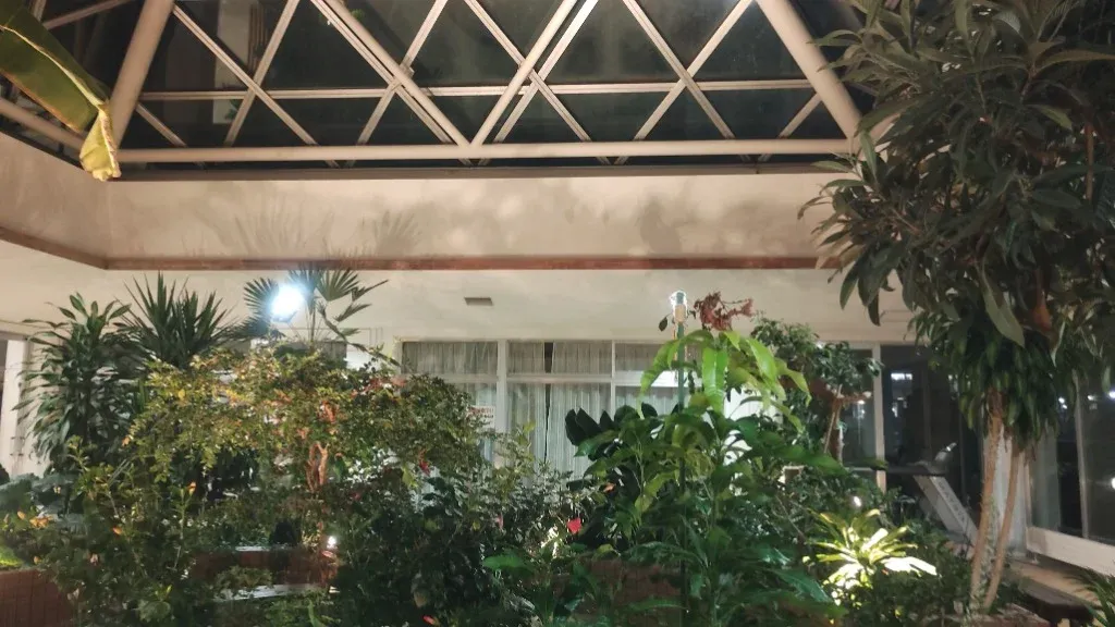 ドーム状の植物園スペース